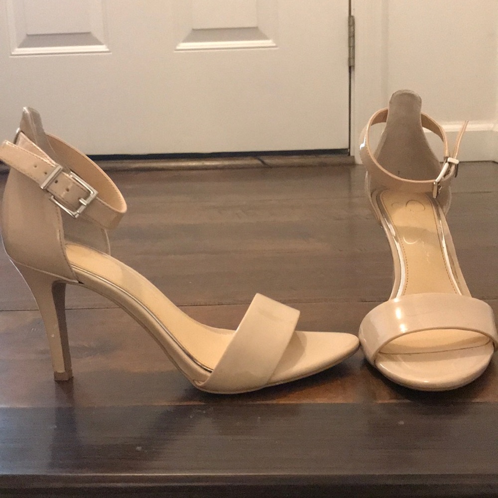 Jessica Simpson Nude Patent Leather Heels-Size:6.5